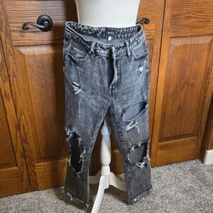 Stylish Distressed Boyfriend Jeans in Charcoal